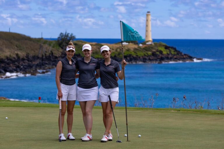 Female college golf players